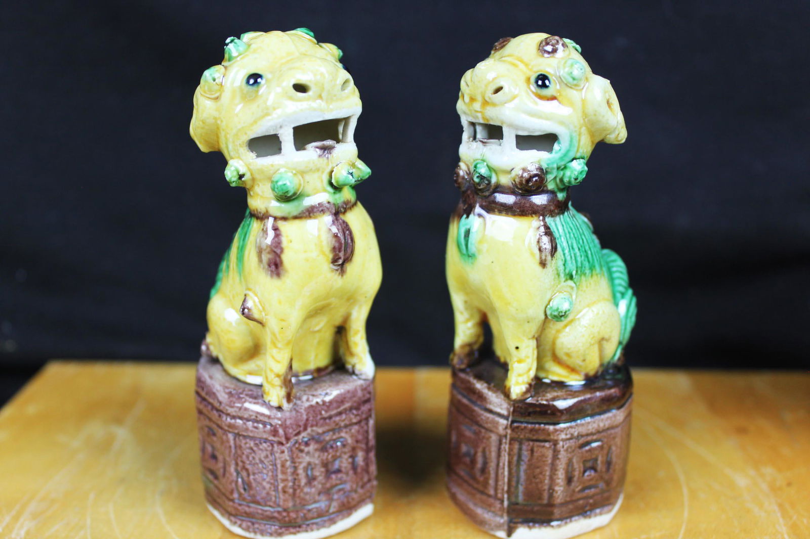 Antique Chinese Porcelain Lions Statue (1 of 13)