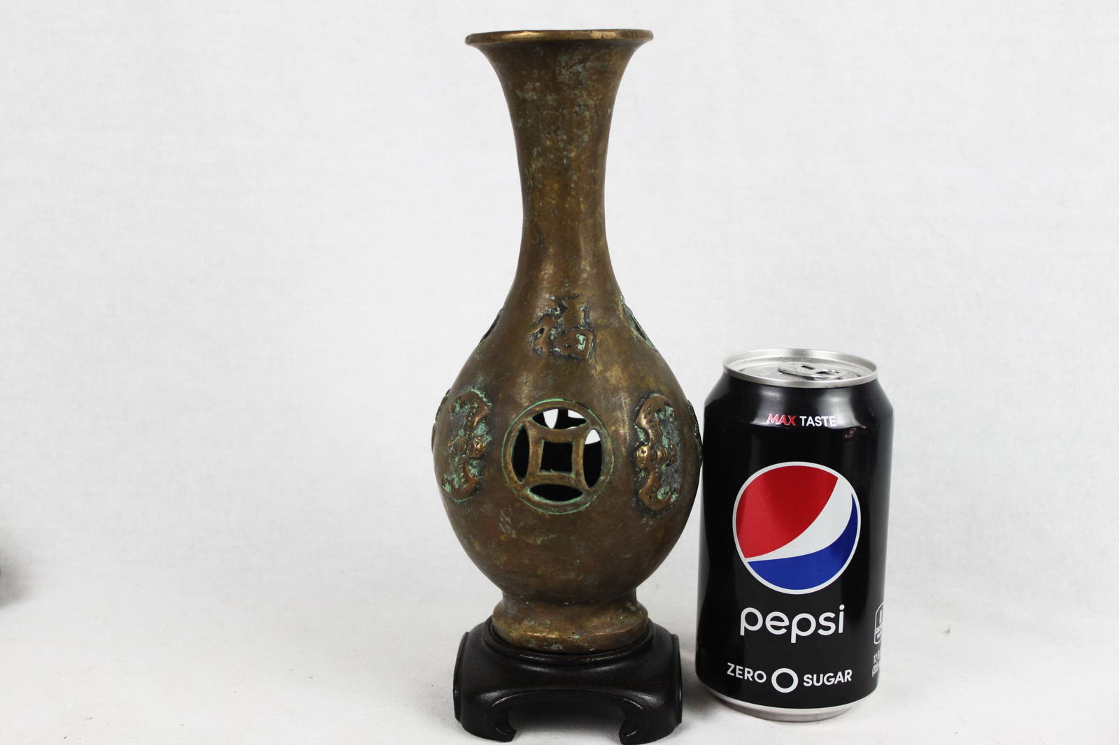 Antique Chinese Bronze Vase w/ wood stand (1 of 10)