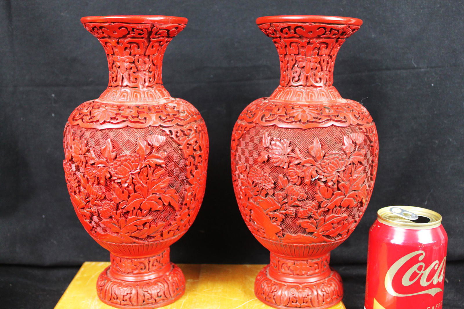 A Pair Chinese Cinnabar Lacquered Vase (1 of 10)