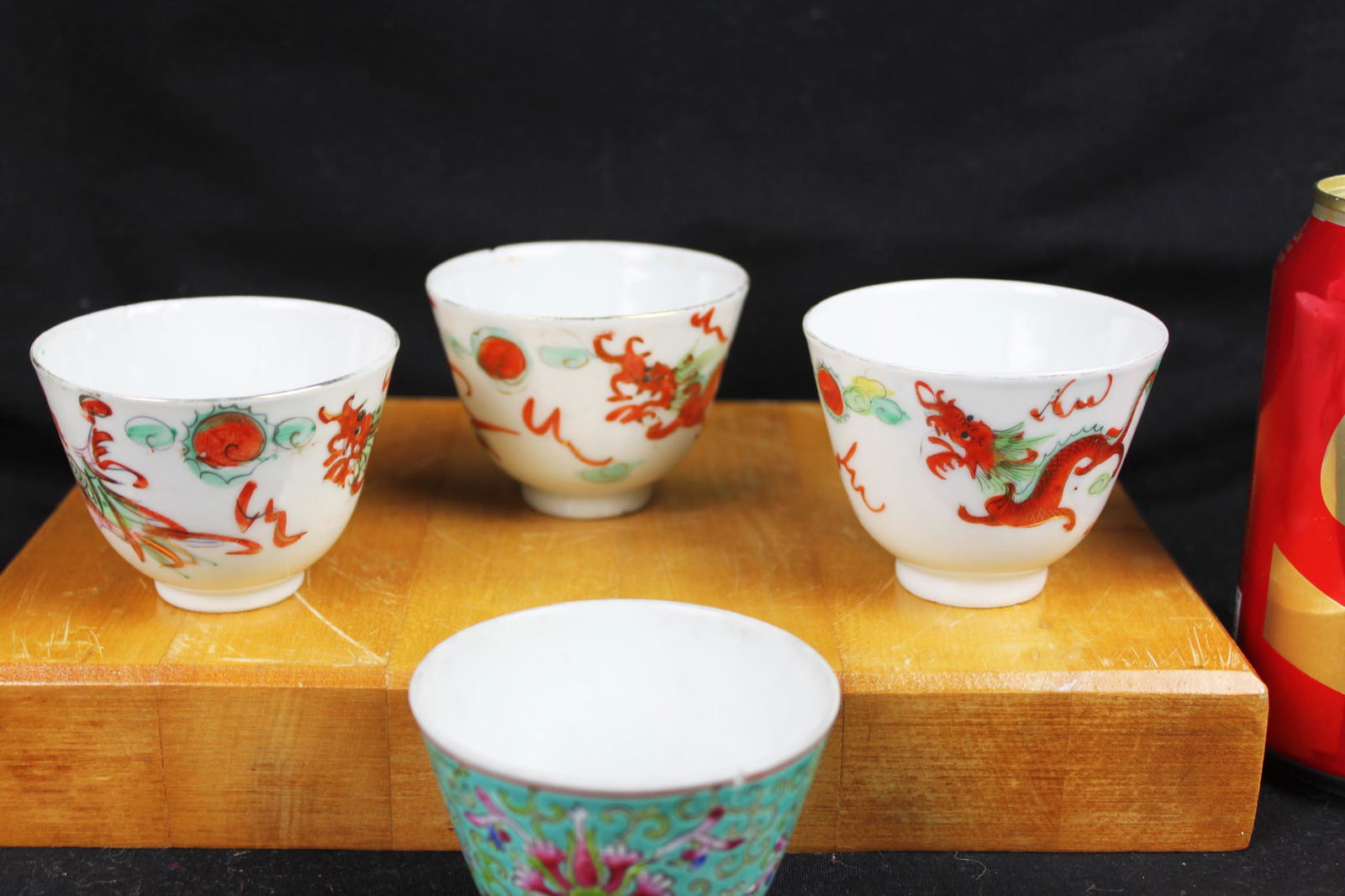 Antique Chinese Porcelain Tea Cups: 3''x2.5''