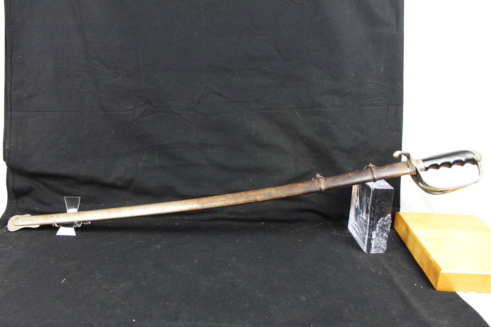 Antique WWII US Dress Sword (1 of 20)
