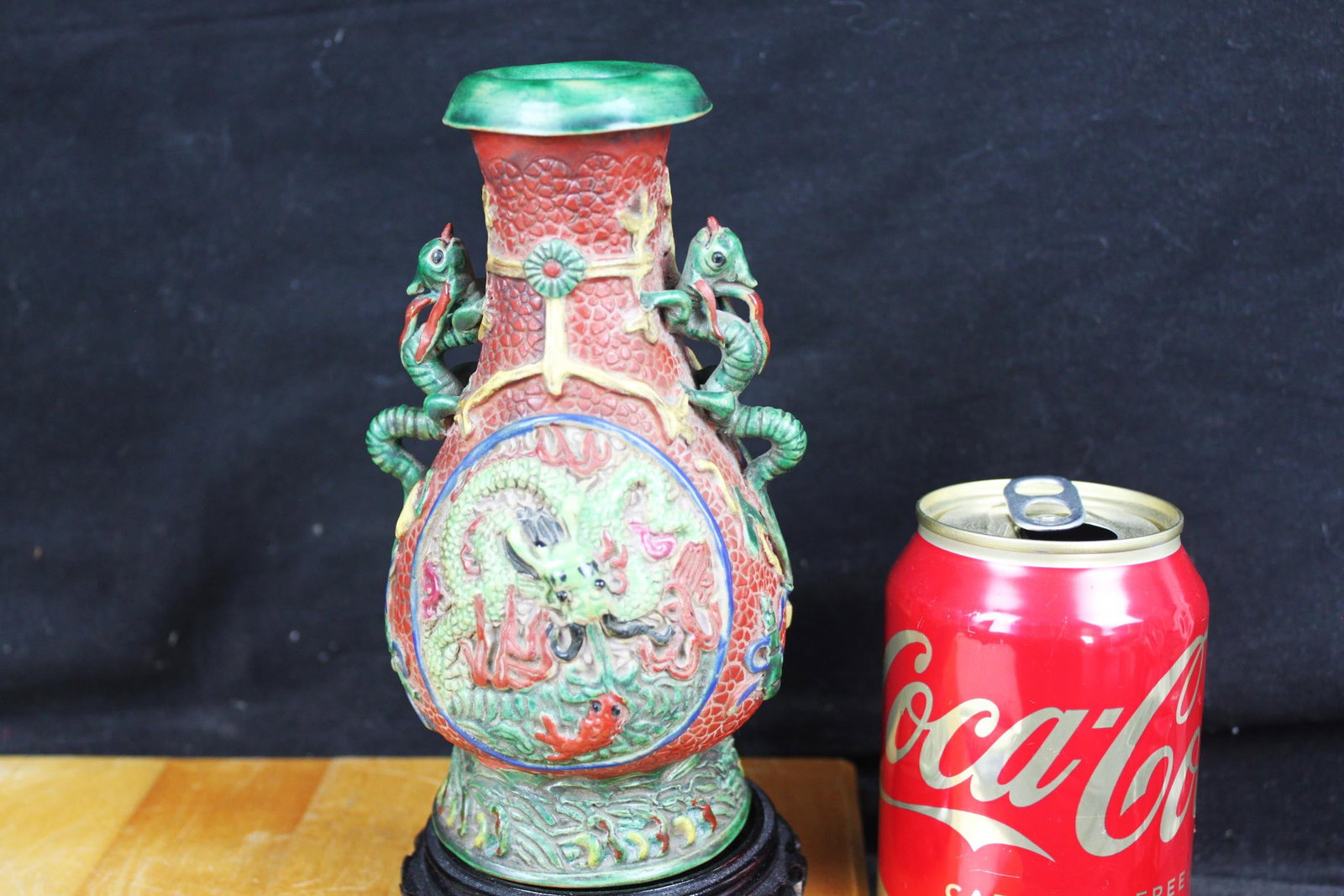 Antique Chinese Porcelain Vase Dragon pattern (1 of 12)