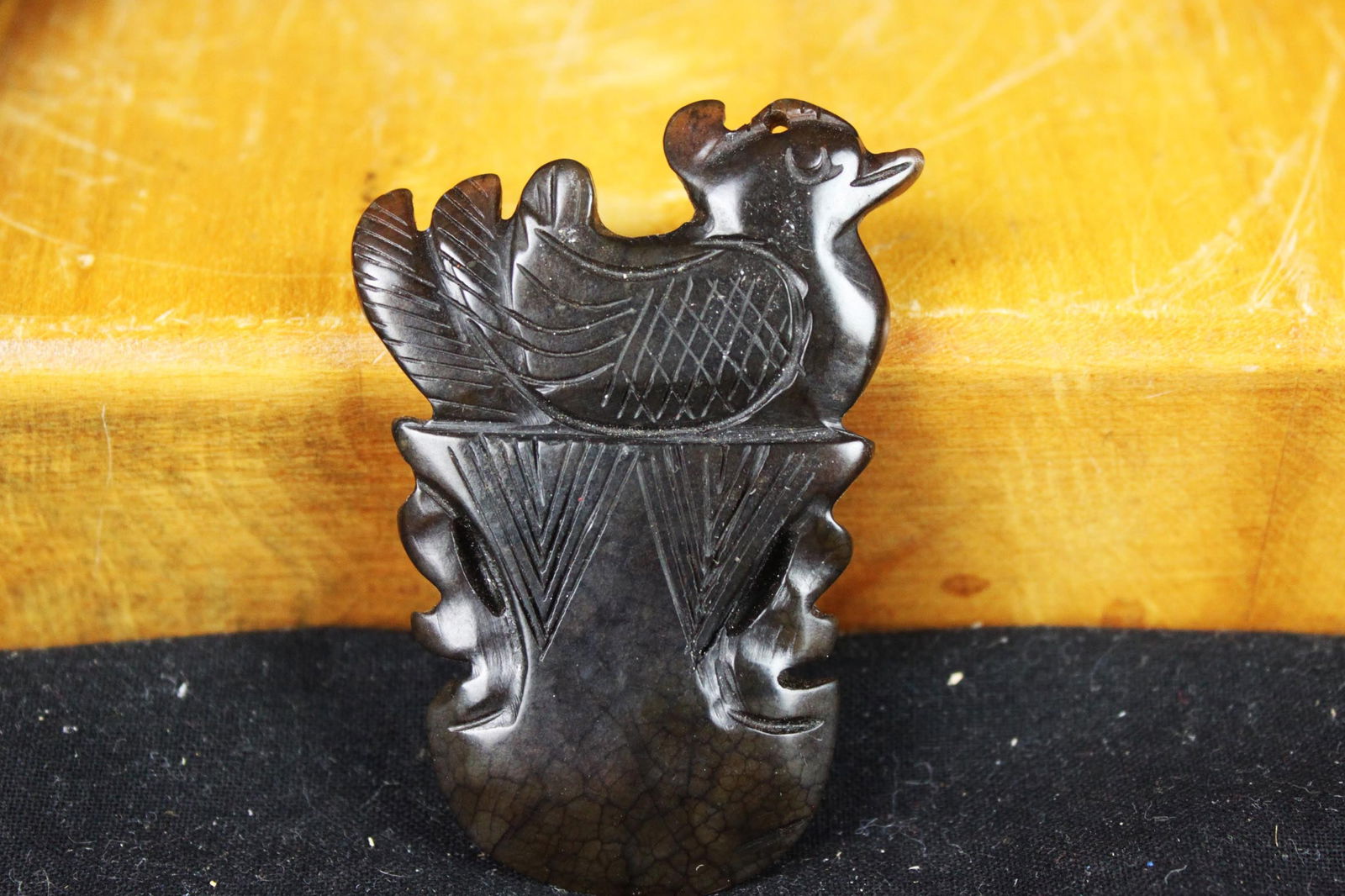 Hand carved chinese green jade: 3''x2''x0.3''