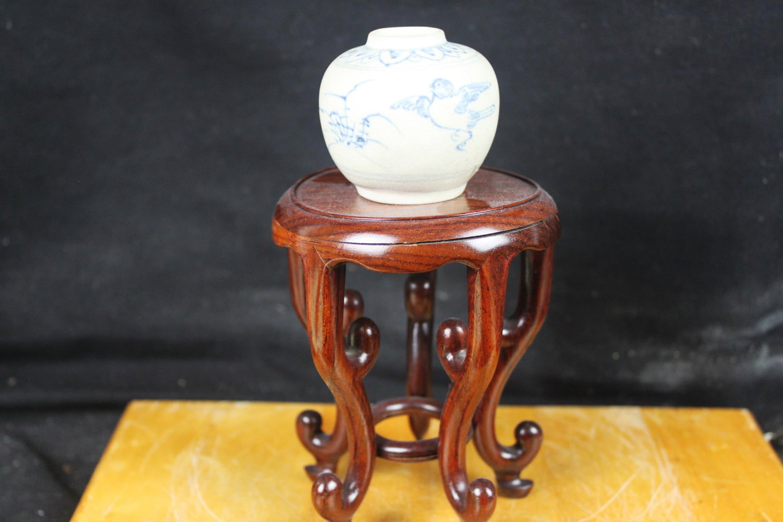 15-16th Century Annamese Chu Dau Blue&White Ceramic Vietnam Bird Flowers Jar with wood stand (1 of 6)