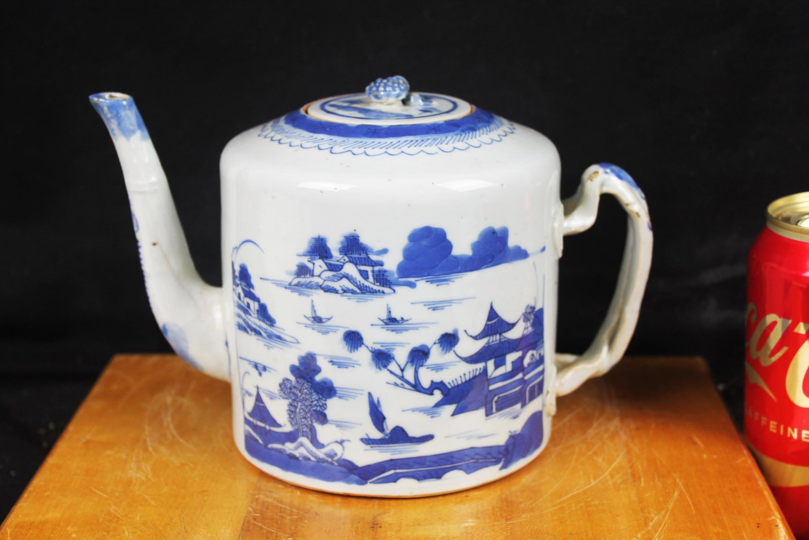 Antique Chinese Porcelain tea pot (1 of 10)