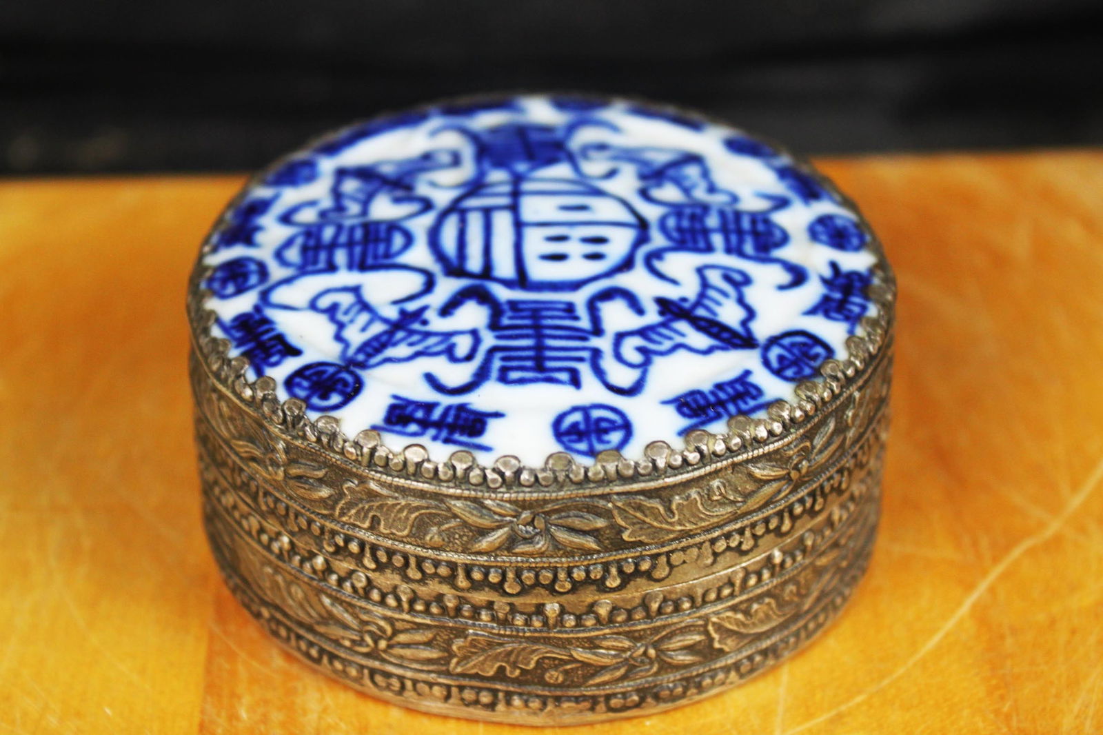 Antique Chinese Porcelain Sterling Silver box (1 of 4)