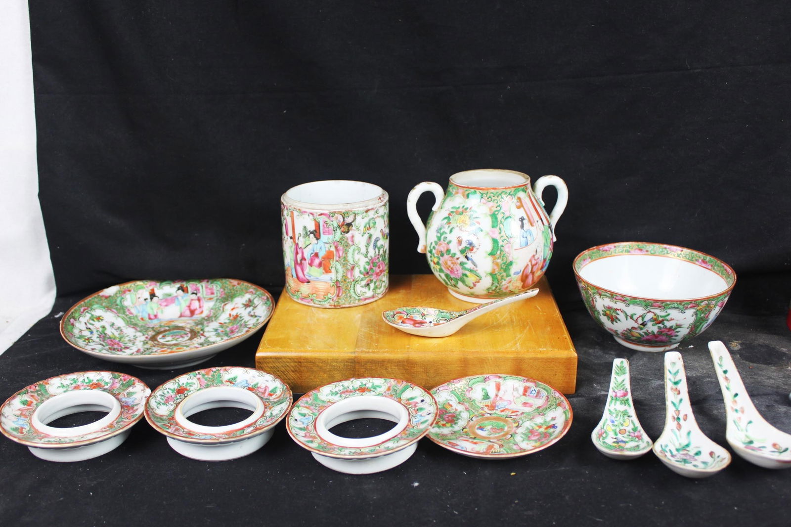 Antique Chinese Export Rose Medallion items - 12 pieces (1 of 12)