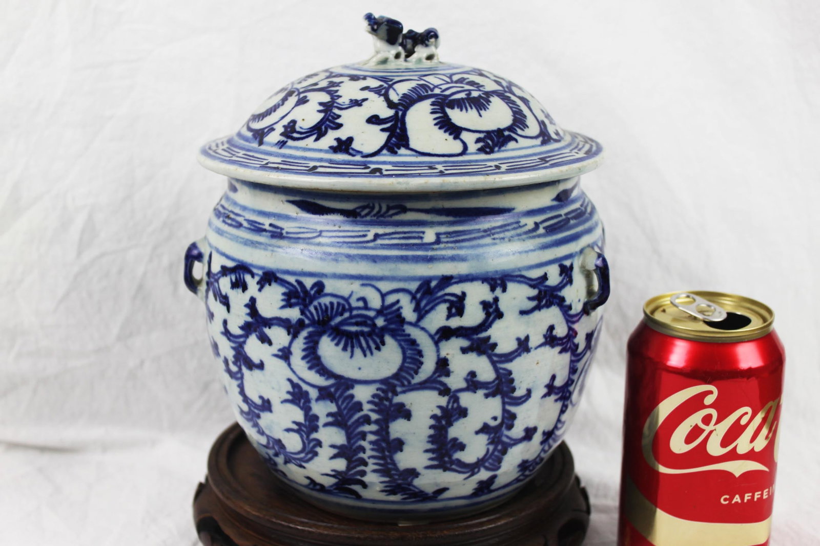 Antique Chinese Porcelain Jar with Lotus Scrolls and Fu Lion Finial: 9’’x7''