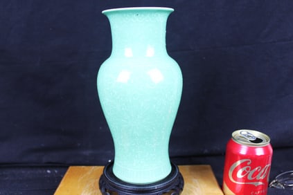 Antique Chinese Green glazed porcelain Vase