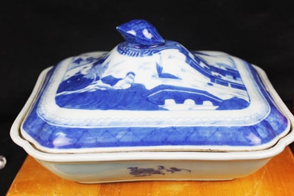 Antique Chinese Blue and White Canton Export Porcelain Covered Vegetable Dish