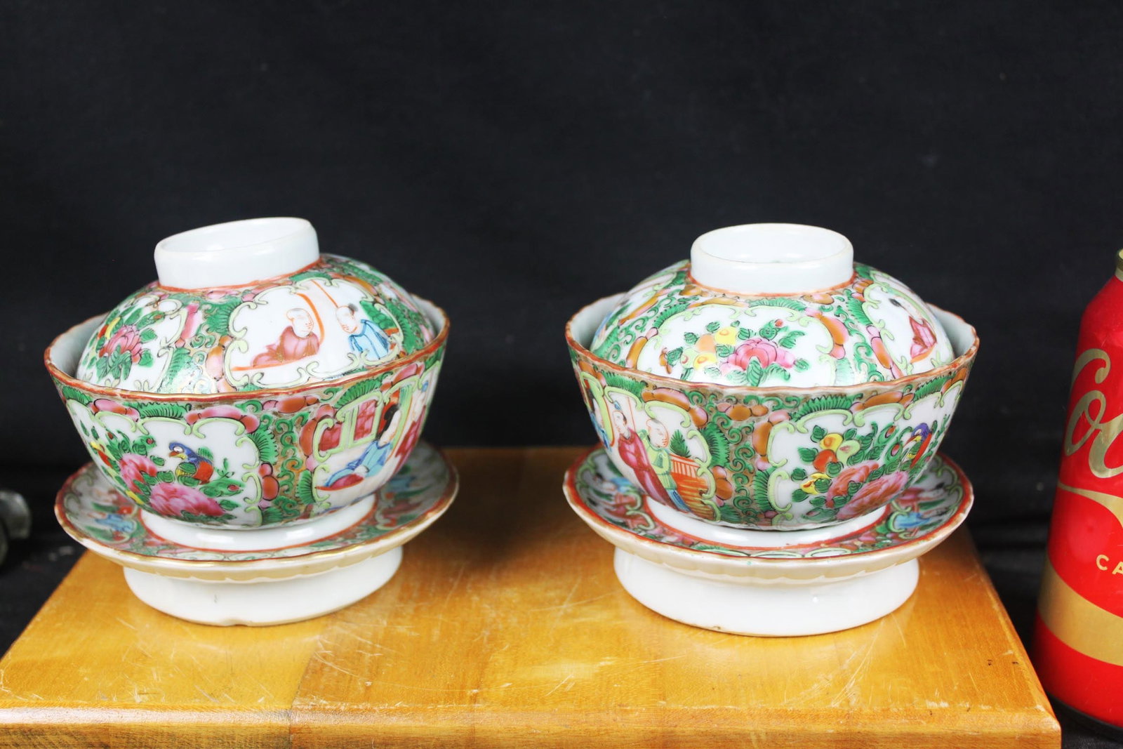 A pair Famille rose tureen from Guangdong, China, 19th century: 4''x2''x1''