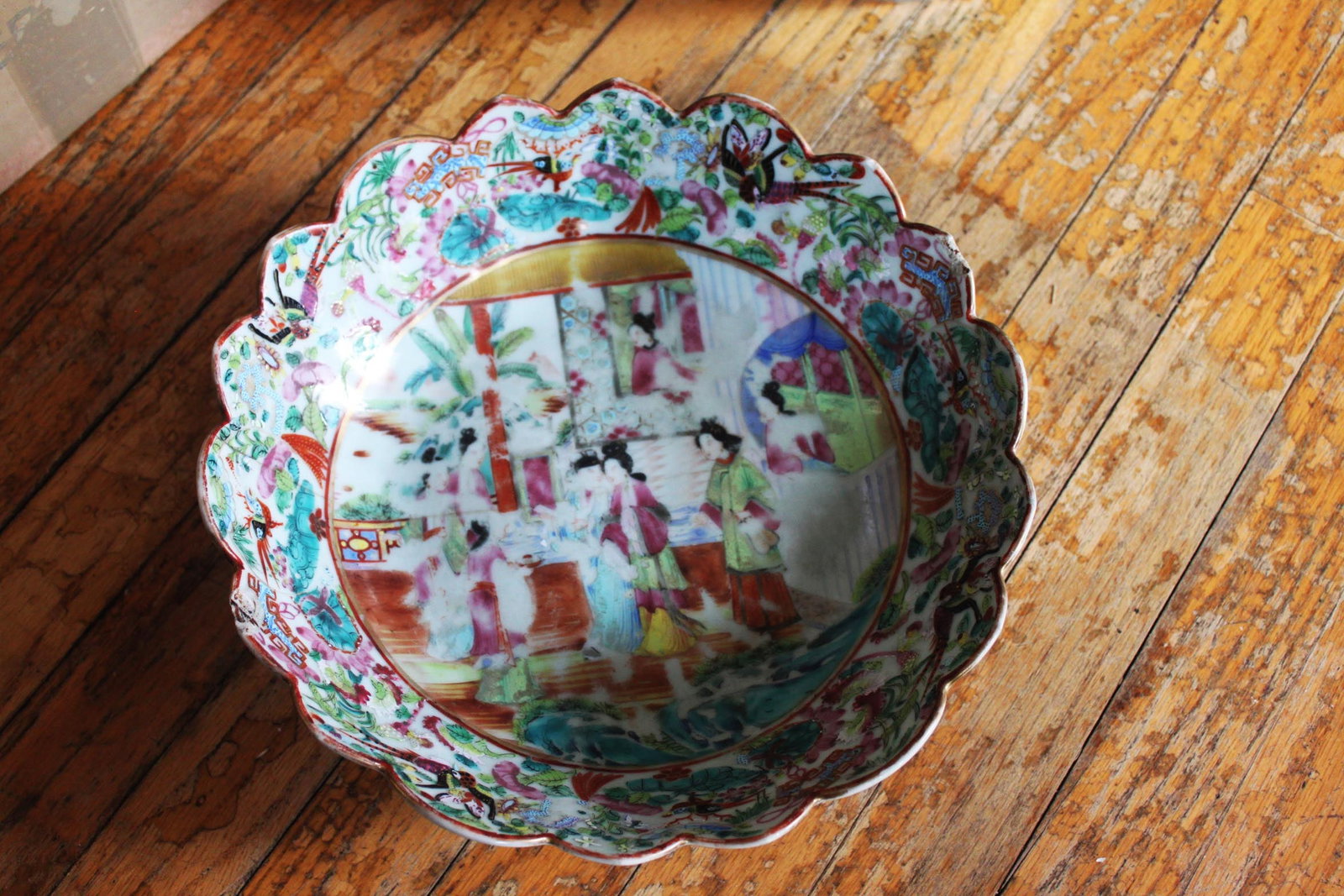 Antique Chinese Rose Medallion porcelain bowl: 10''x3''