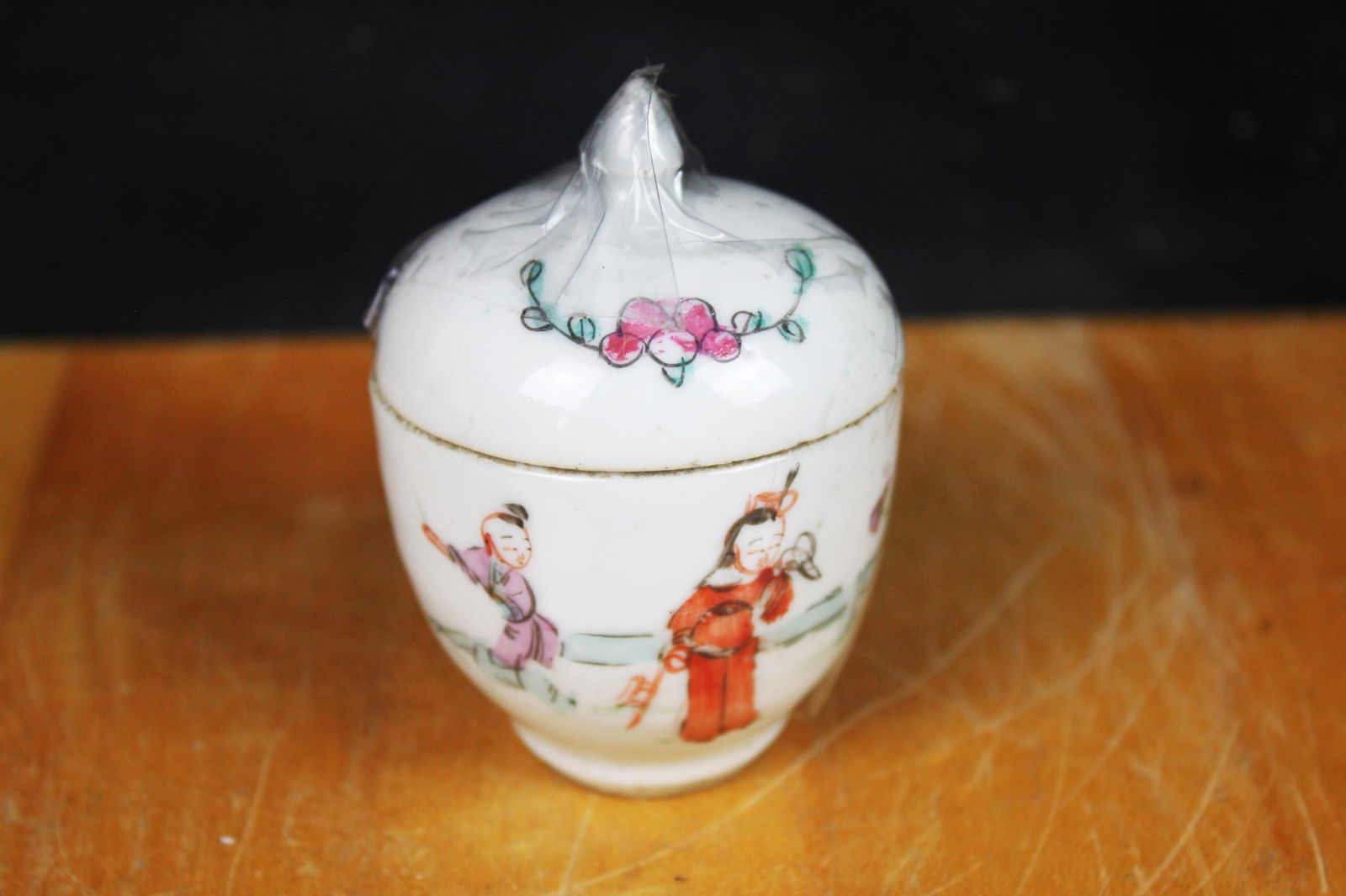Chinese Porcelain Bowl & Cover Famille Rose Late Qing dynasty Urn Jar Republic: 2.5''x2''