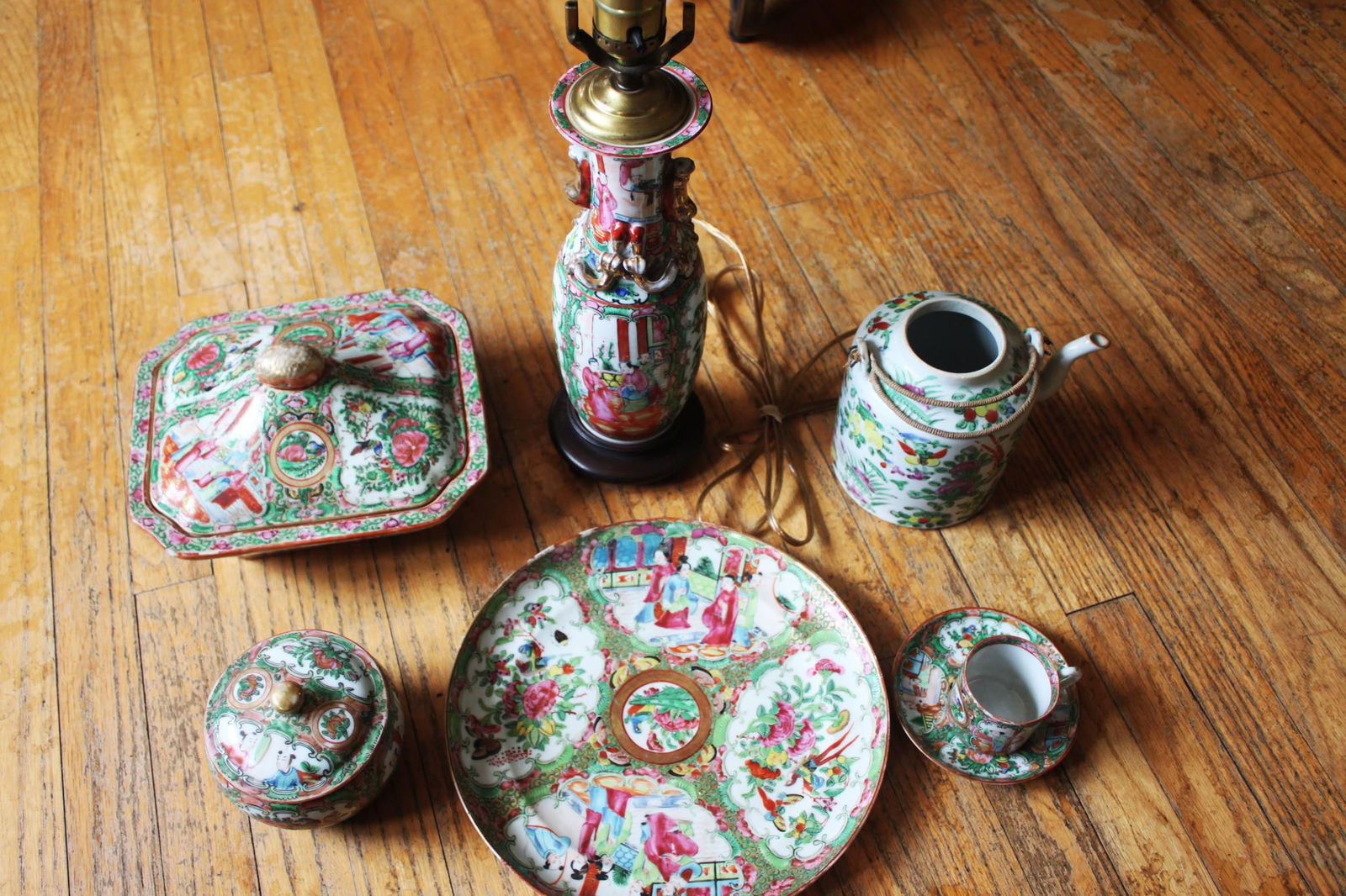 Vintage Chinese Rose Medallion Porcelain Set, Set of 7 (1 of 20)