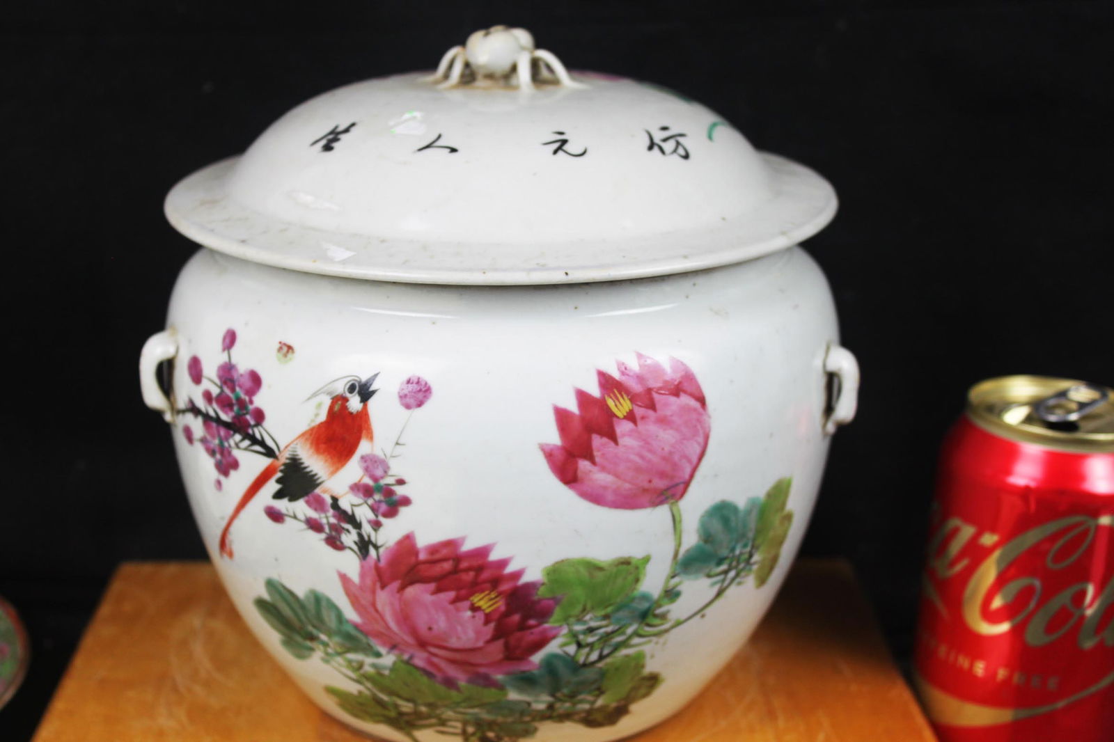 Antique Chinese Hand Painted Famille Rose Porcelain Pot: 8''x7.5''