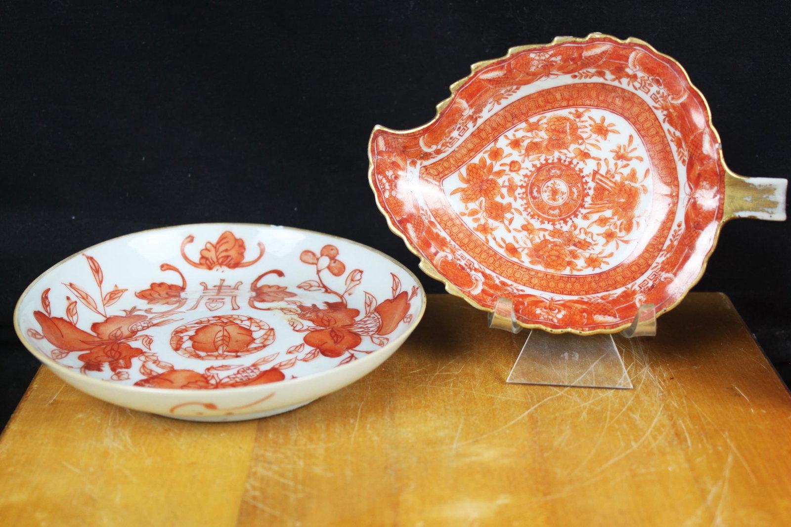 antique CHINESE GUANGXU PERIOD IRON RED PORCELAIN SAUCERS and plate: 5.5''x4''x1'', 5.5''x1''