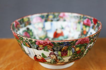 Antique Chinese Famille Rose Medallion Porcelain Bowl