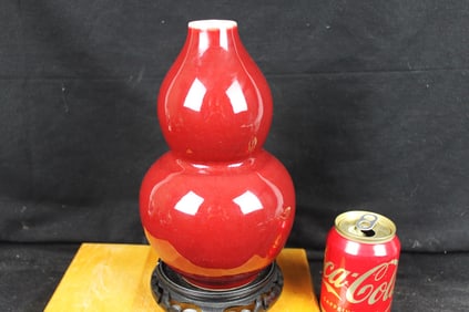 Chinese Red Gild Porcelain Vase