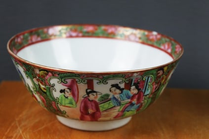 Antique Chinese Famille Rose Medallion Porcelain Bowl