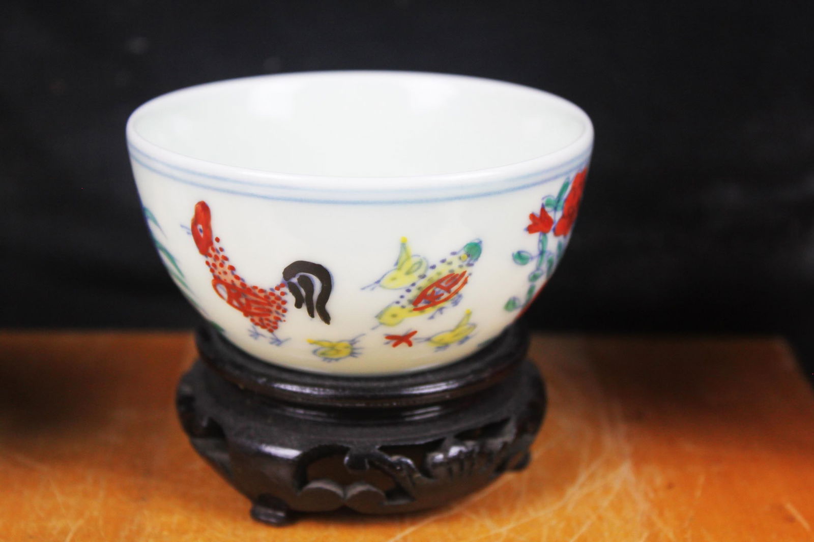 Antique CHINESE DOUCAI PORCELAIN Chicken CUP (1 of 8)