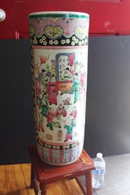 Antique Chinese Wucai Famillie Rose Porcelain Vase - Marketing/Festival