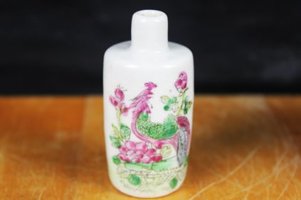 China porcelain vase powder enamel snuff bottle