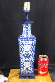 Vintage Chinese Style Blue and White Porcelain Vase Lamp