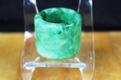 Antique Chinese greeen jade ring