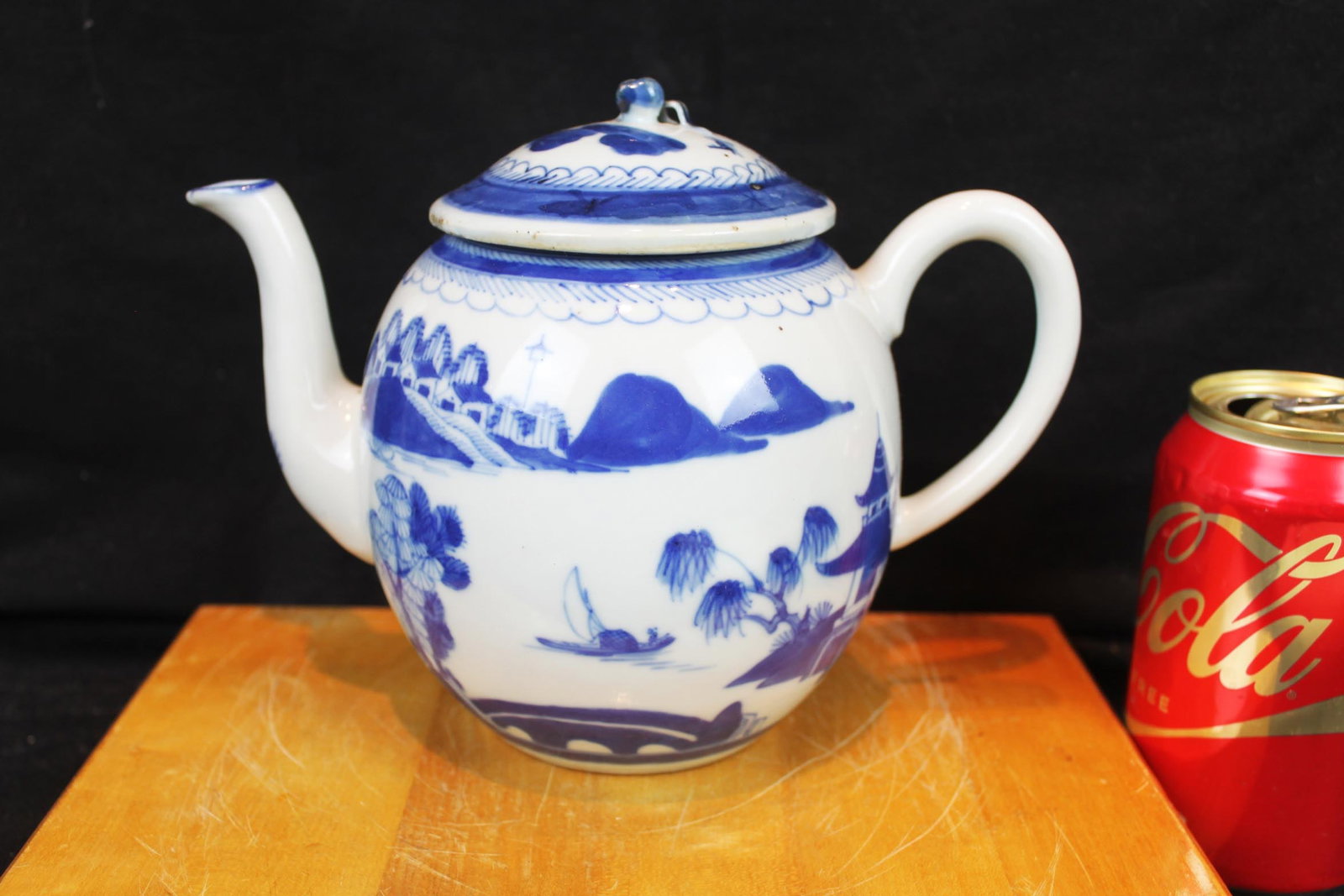 Chinese Blue&White Porcelain Tea Pot: 8''x6''x5''