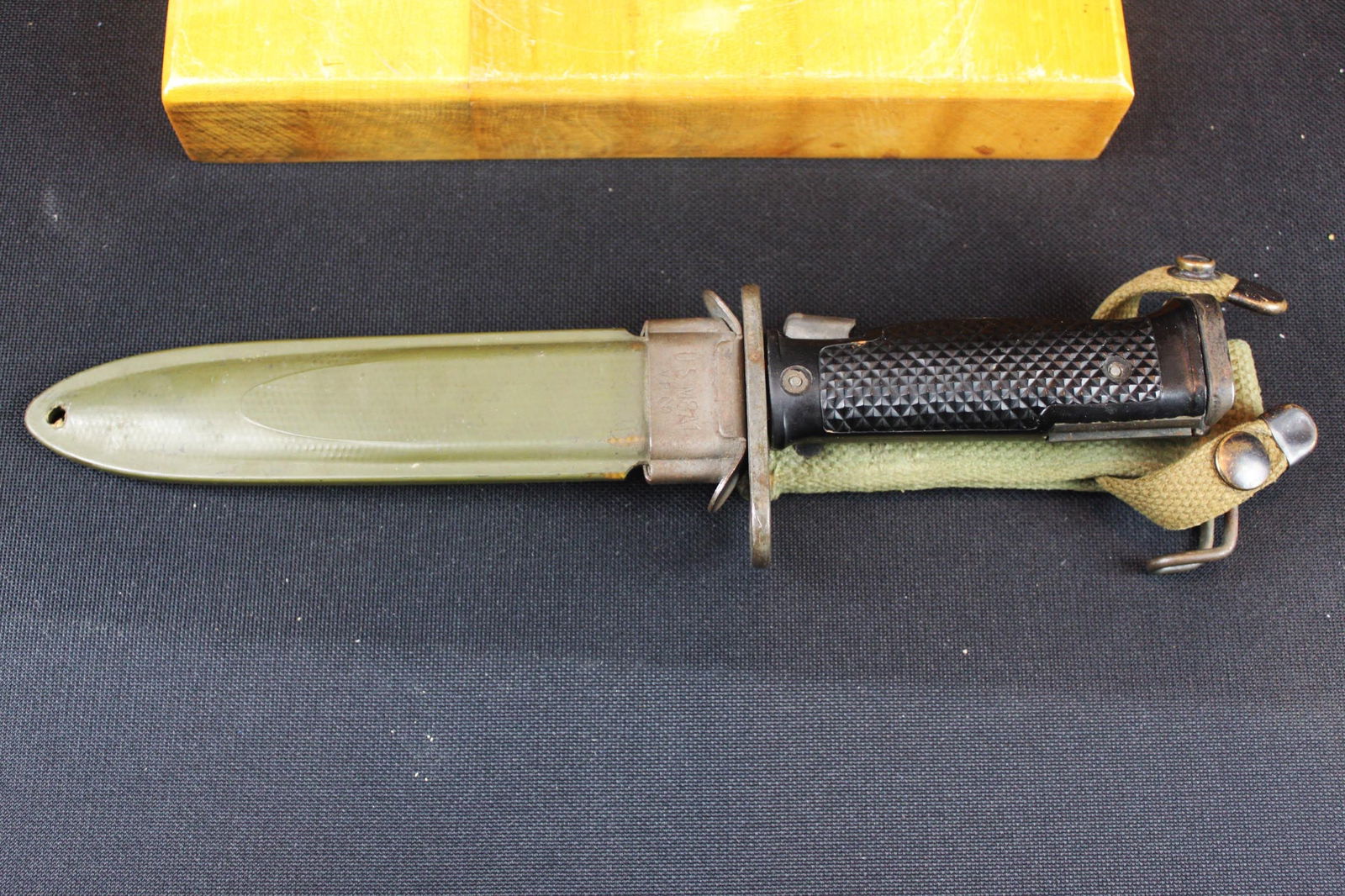 U.S. M6 Bayonet with U.S. M8A1 VP.CO Scabbard – 12" Military Knife (1 of 8)