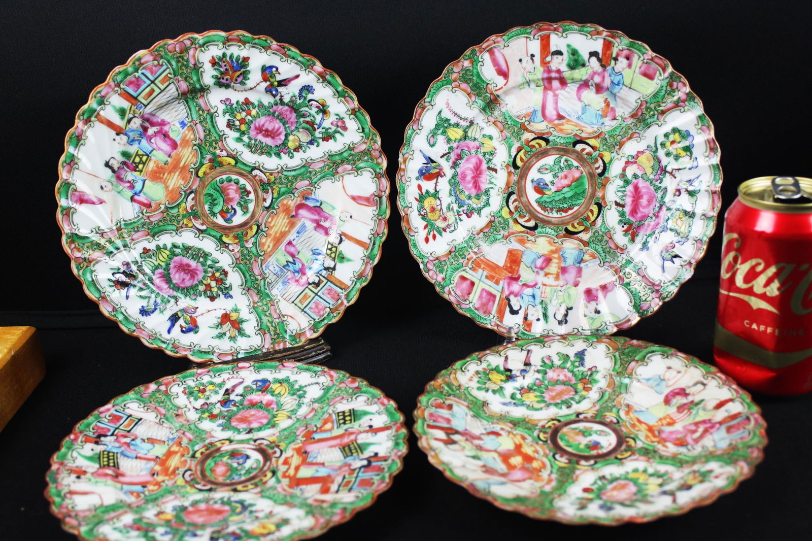 Set of Four 19th-Century Chinese Rose Medallion Export Plates, Famille Rose, Qing Dynasty (1 of 9)