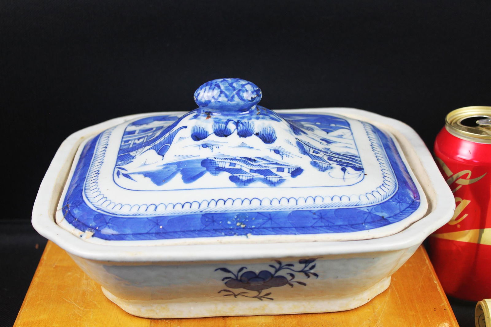 Chinese Blue and White Porcelain Covered Dish with Lid, 19th–Early 20th Century (1 of 8)