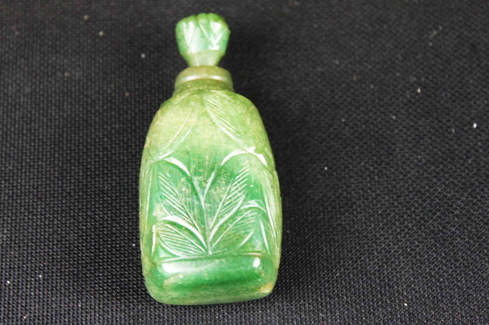 green jade carved snuff bottle (1 of 5)