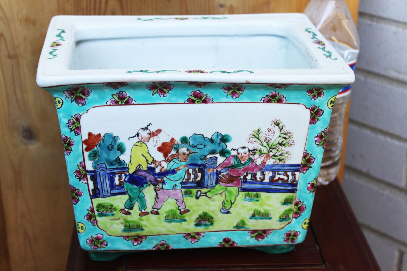 Chinese famille rose / fencai square planter (jardinière) (1 of 10)