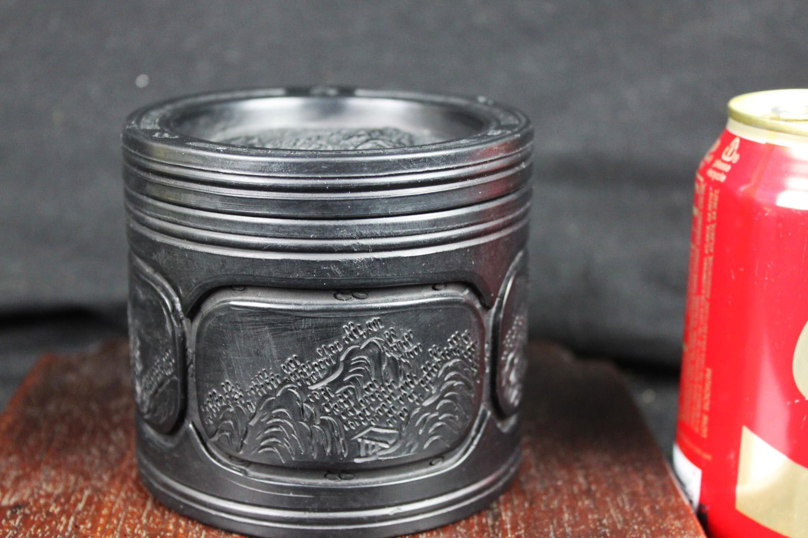 Chinese Cricket Jar Black: 4''x3.5''