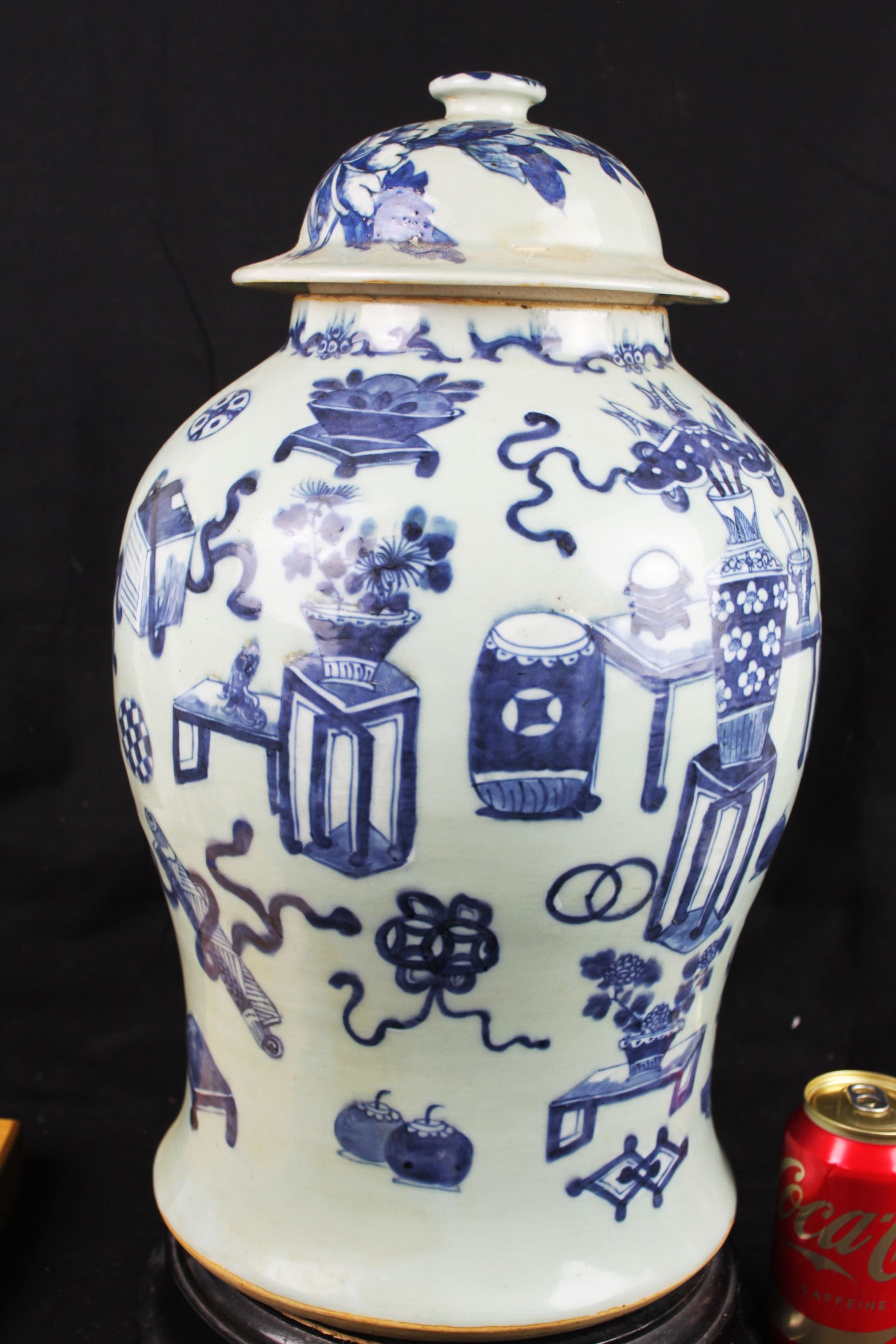 Antique Chinese Porcelain Jar (1 of 18)