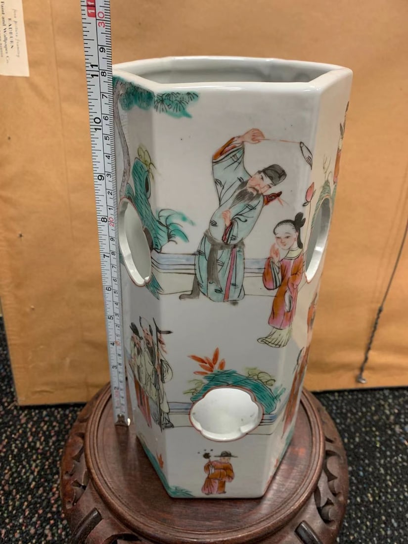 Antique Chinese Porcelain Vase (1 of 6)