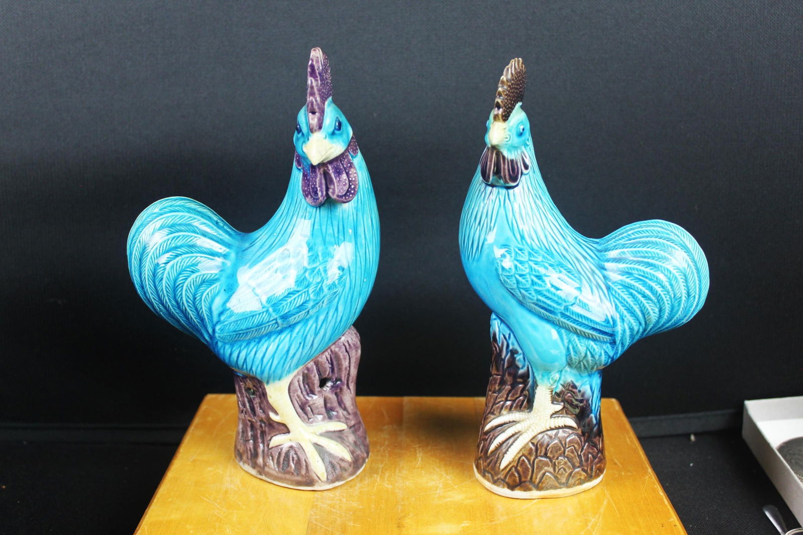 Pair of Vintage Turquoise Blue Chinese Ceramic Roosters – Hand-Glazed Decorative Figures (1 of 8)