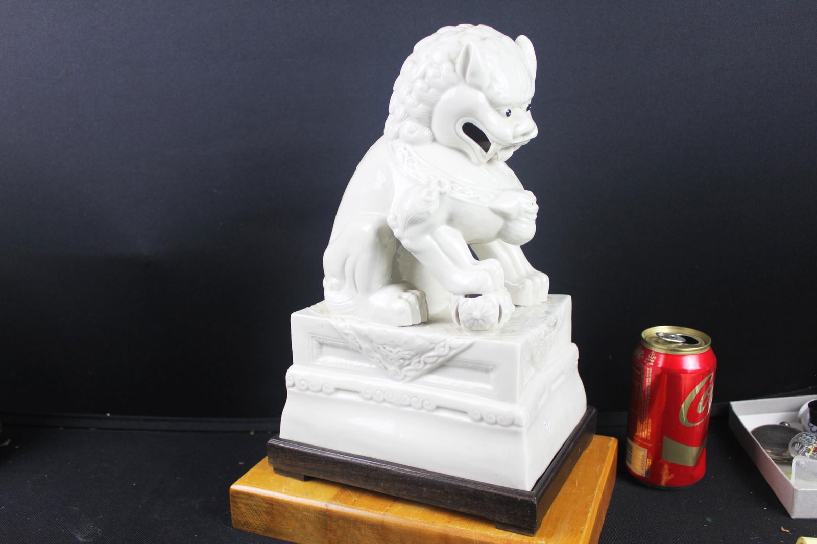 White Porcelain Foo Dog (Guardian Lion) Statue (1 of 18)