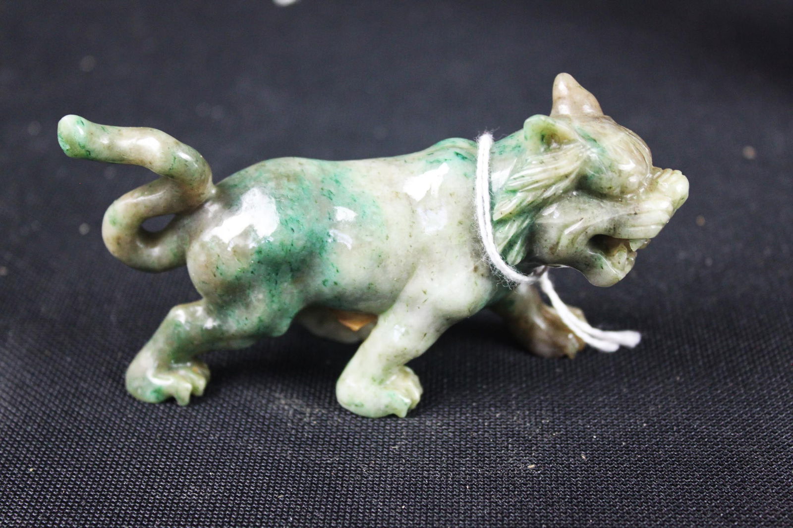 Vintage Chinese Green Jade Foo Dog Figurine / Guardian Lion Carving (1 of 6)