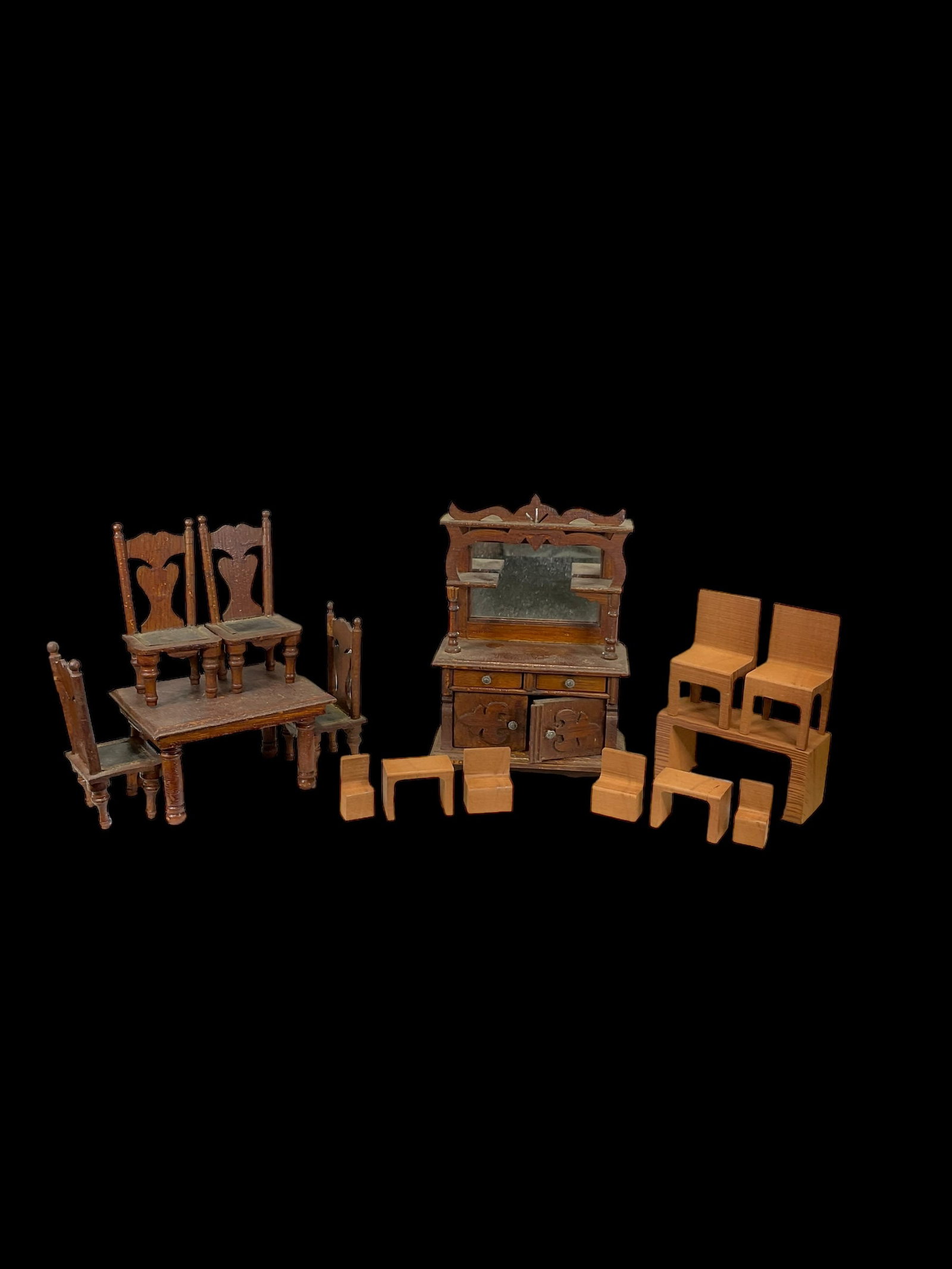 Lot of Assorted Vintage Doll House Furniture: Lot of Assorted Vintage Doll House Furniture. Measure 2" to 8" tall. Some pieces have been repaired.