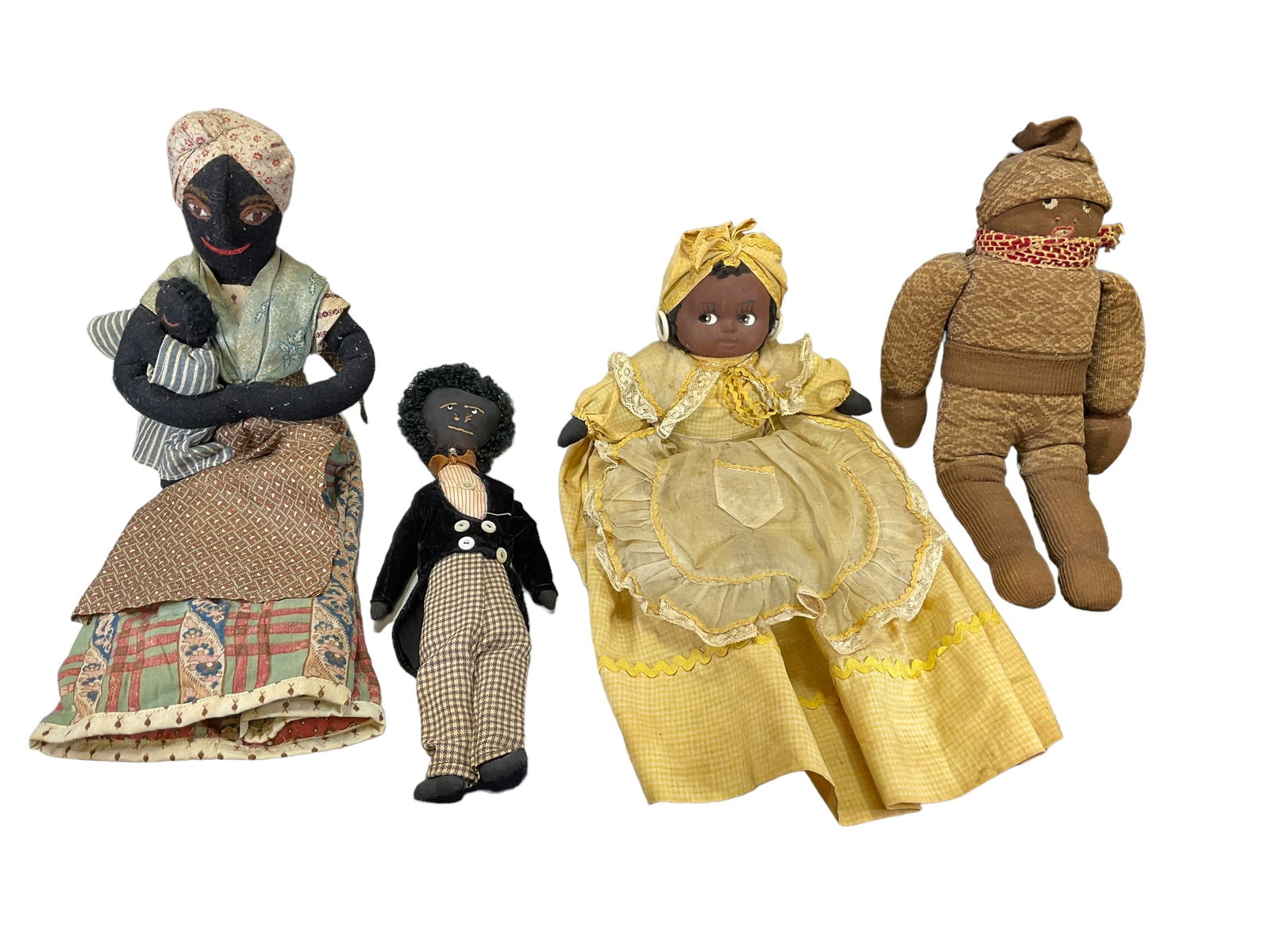 4- Folk Art Dolls (1 of 4)