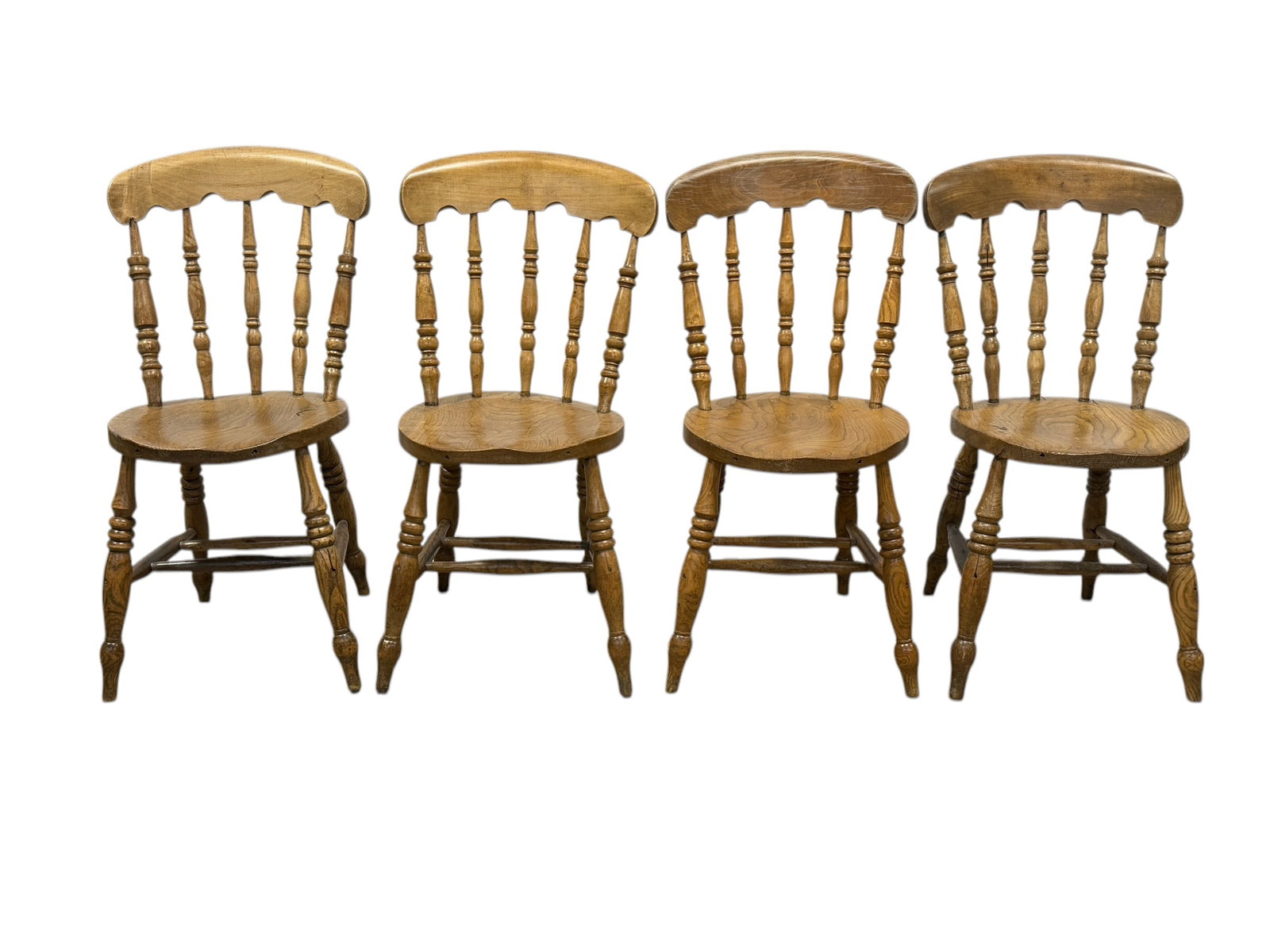 Set of 4 Antique Pine Windsor Kitchen Chairs: Set of 4 Antique Pine Windsor Kitchen Chairs. Measures 34.25" H and seat height measures 18" H.