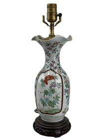 Chinese Porcelain Urn Base Table Lamp
