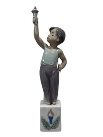 "Olympic Torch" 05870 Lladro Figurine w/ Orig. Box