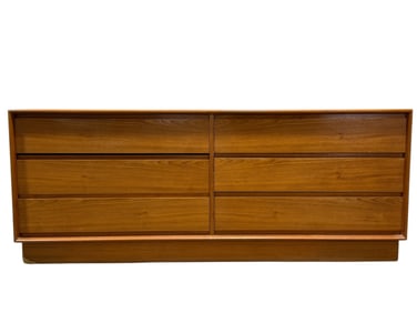 6 Drawer Danish Art Furn Dresser
