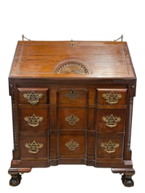 18th C. American Chippendale Mahogany Slant Front Desk