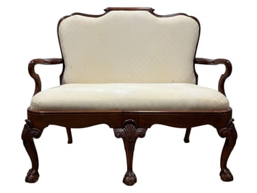 Hickory Furniture Queen Anne Style Settee