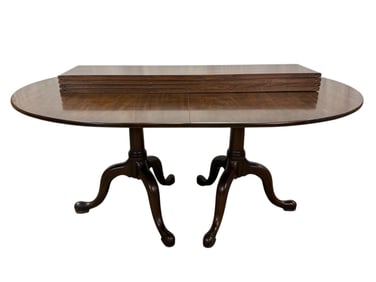 Mahogany Henkel-Harris Dining Table w/ 4 Leaves