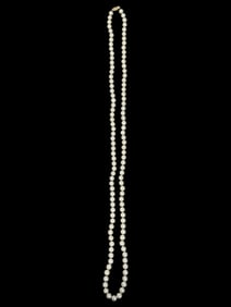 Pearl Necklace w/ 14k Gold Clasp & Case